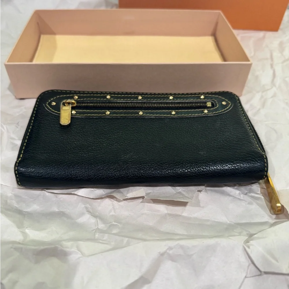 Louis Vuitton Suhali Zippy Wallet w/ box and dustbag